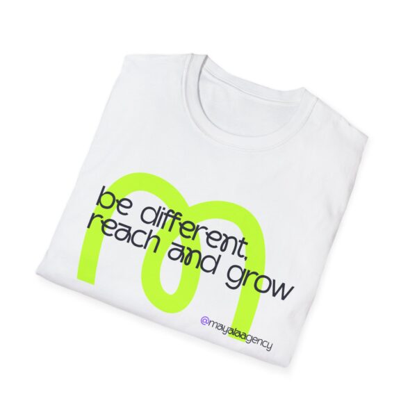 Be Different Reach and Grow Unisex Softstyle T-Shirt - Inspirational Graphic Tee - Imagen 4